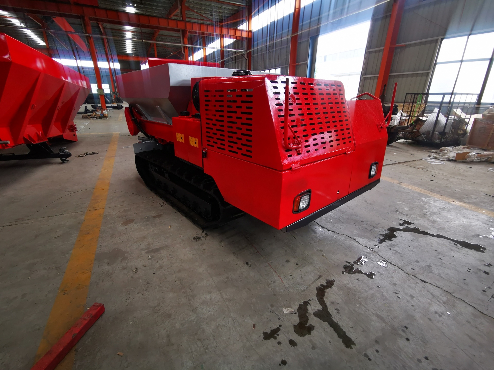 Tiansheng 2FZGB series tracked self-propelled manure spreader, Dragon Fruit manure spreader