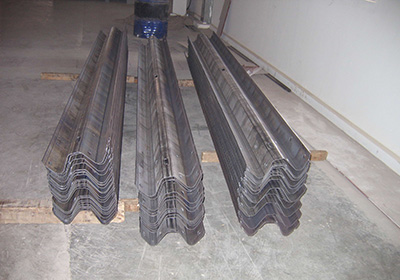 三波高速护栏板冷弯生产设备