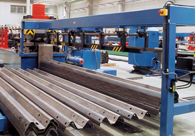 三波高速护栏板冷弯生产设备