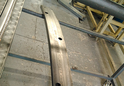 防撞梁成型冲孔自动生产线