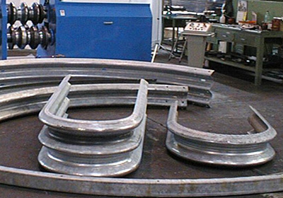 三波高速护栏板冷弯生产设备