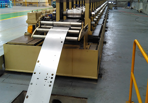 防撞梁成型冲孔自动生产线