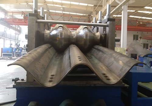 涵洞波纹板冷弯设备