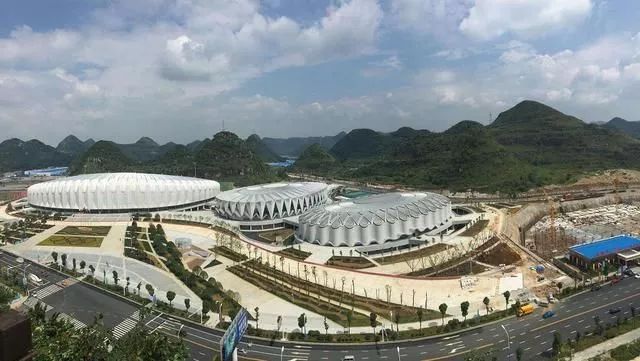 贵州省安顺市五馆一中心幕墙装饰项目