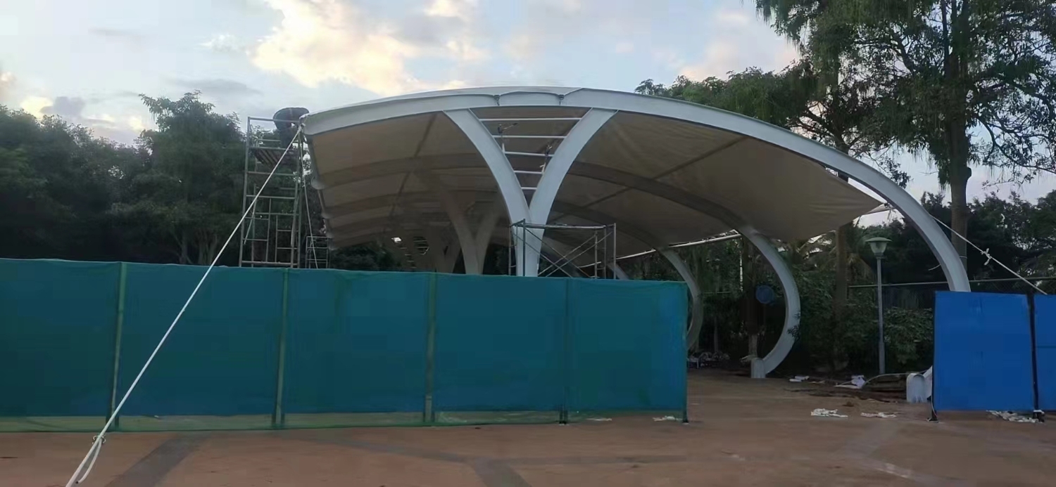 儋州新英湾小学看台及车棚