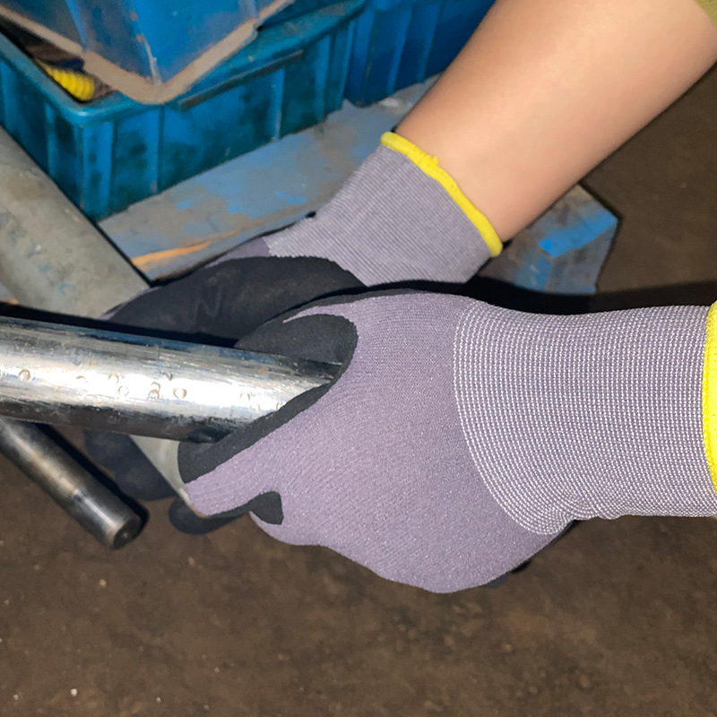 GL1-N010 Oil resistant and flexible gloves