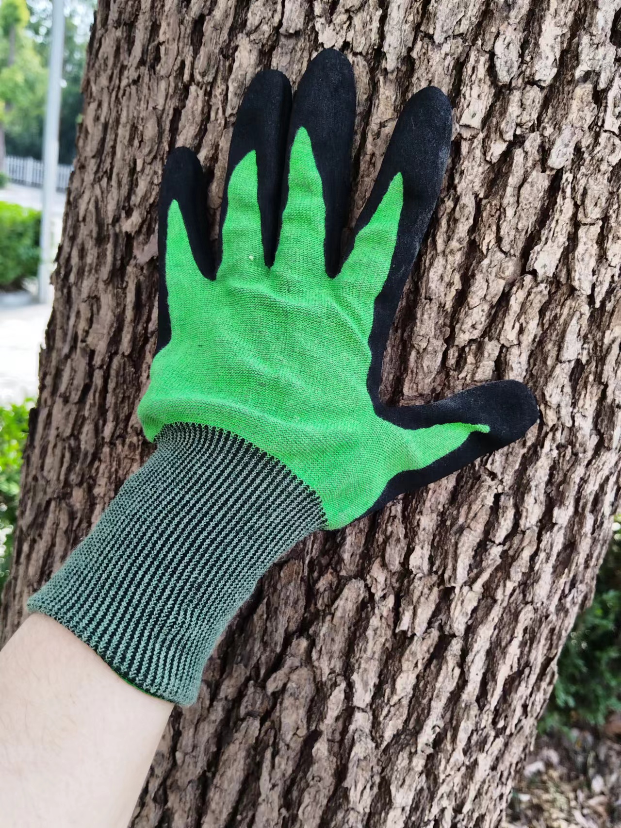 G18-NTC002 Bright green flame retardant and cut resistant gloves