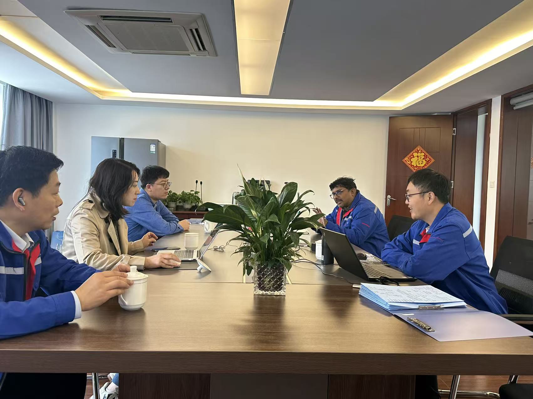 de2256f6afd2412086dbd6e41f25dd41