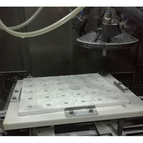 Reciprocating Semi-Automatic Precision Liquid Sandblasting Machine