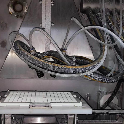 Reciprocating Semi-Automatic Precision Liquid Sandblasting Machine