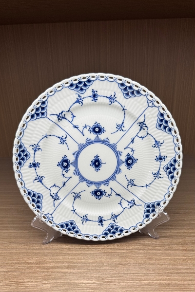 Plate