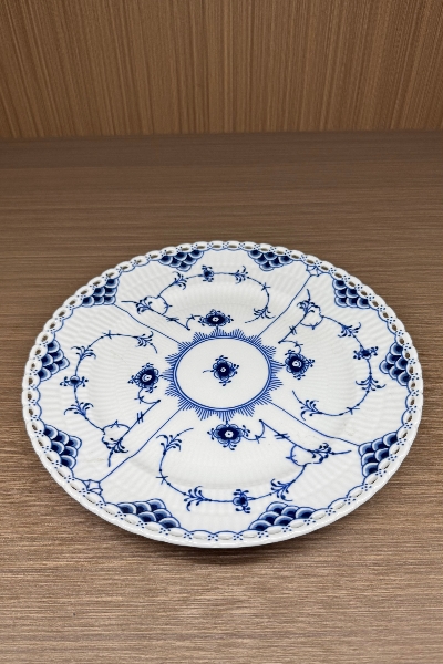 Plate