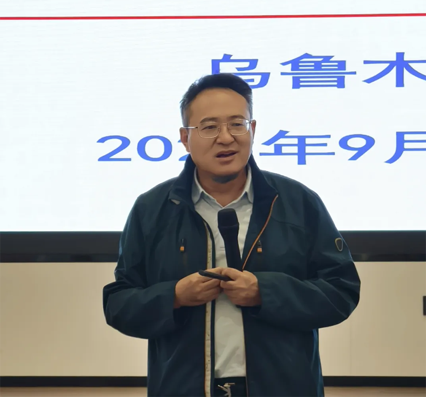 老师2_王新_照片