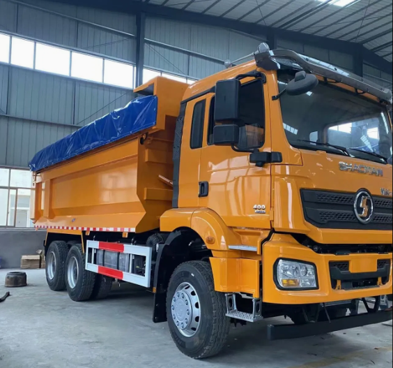 What are the advantages and uses of dump trucks?