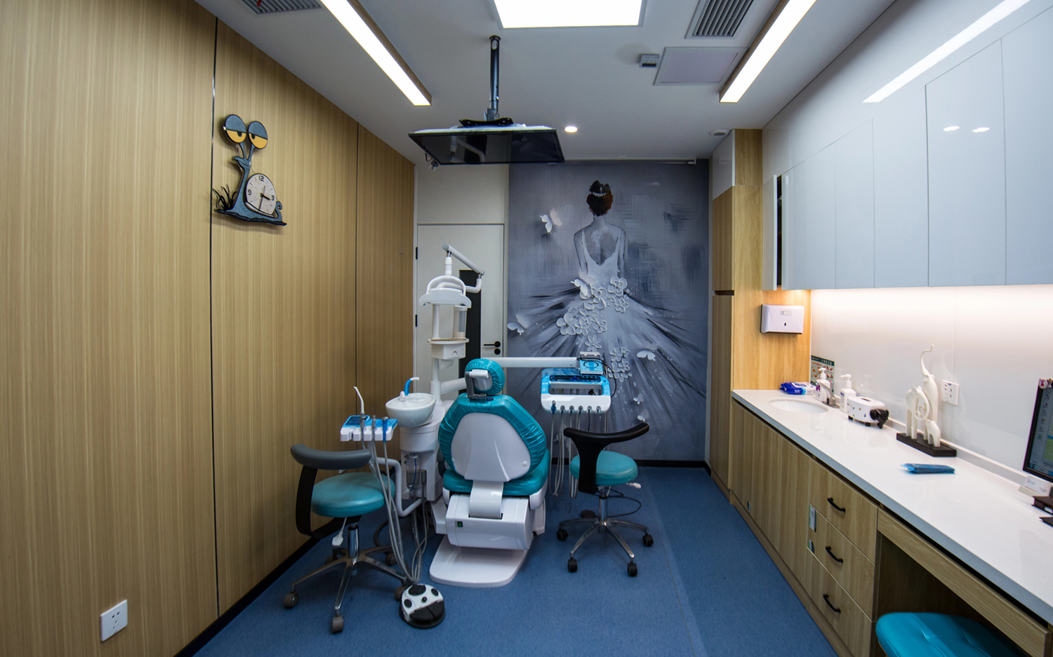 小白象口腔医院诊疗室一角 (1)