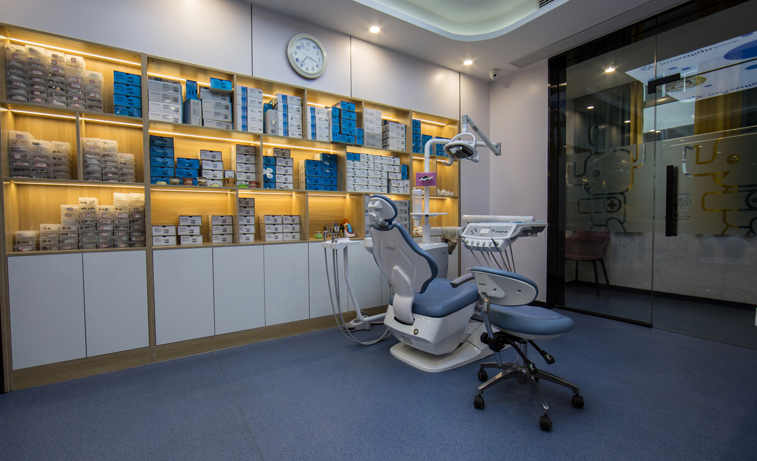 小白象口腔医院诊疗室一角 (2)