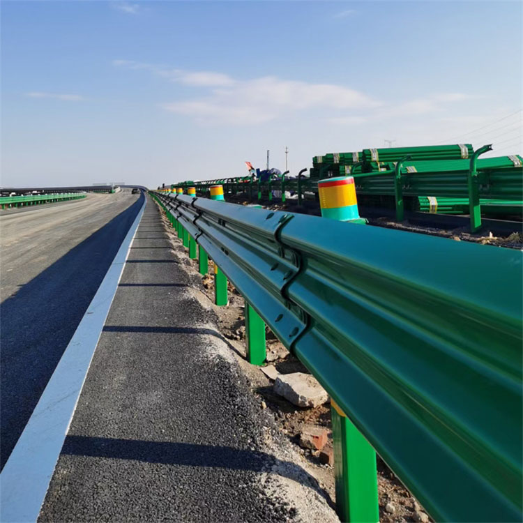 防撞三波喷塑护栏