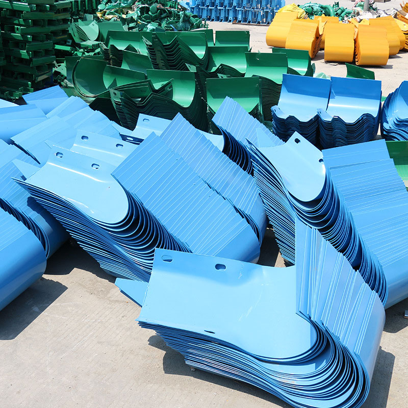 高速护栏板喷塑端头