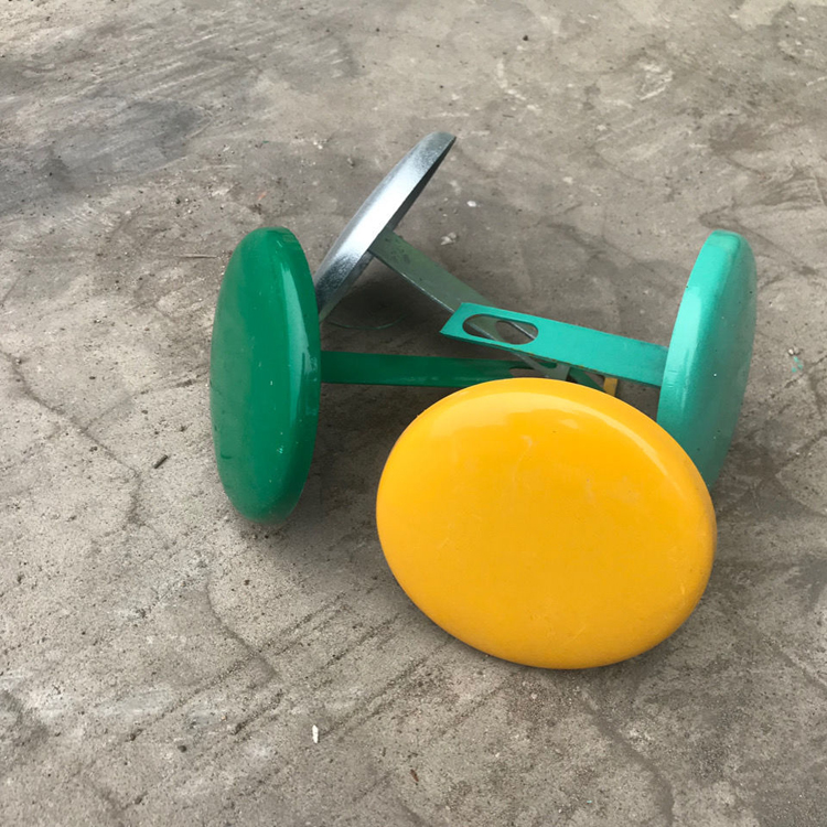 高速护栏板配件 柱帽托架