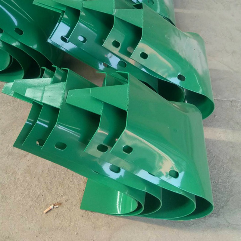 高速护栏板喷塑端头