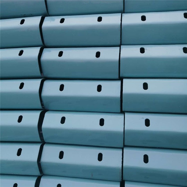 高速护栏板配件 喷塑镀锌防阻块