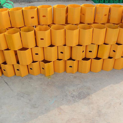 高速护栏板配件 喷塑镀锌防阻块