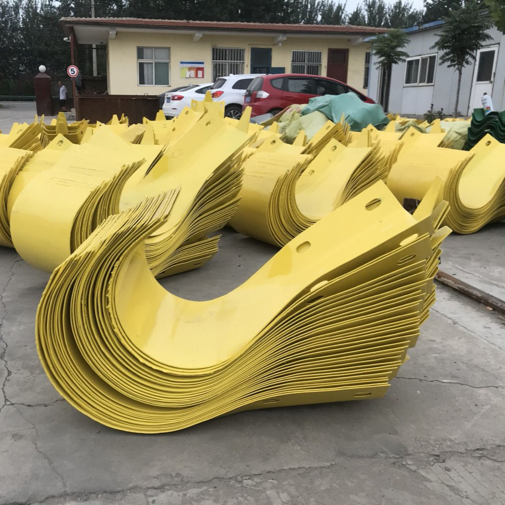 高速护栏板喷塑端头