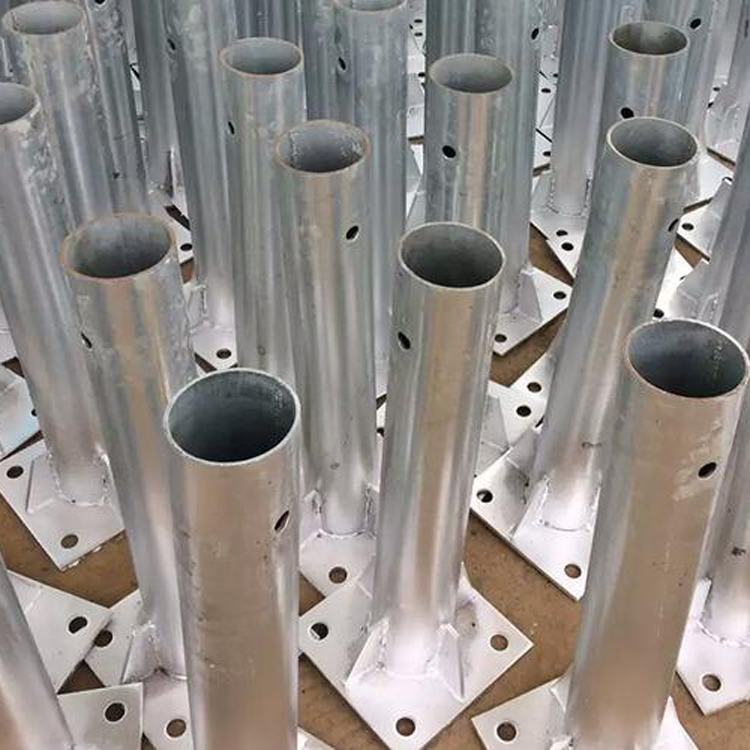 镀锌护栏板立柱 高速护栏板立柱厂家
