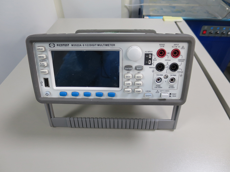 六位半数字万用表-正面x
