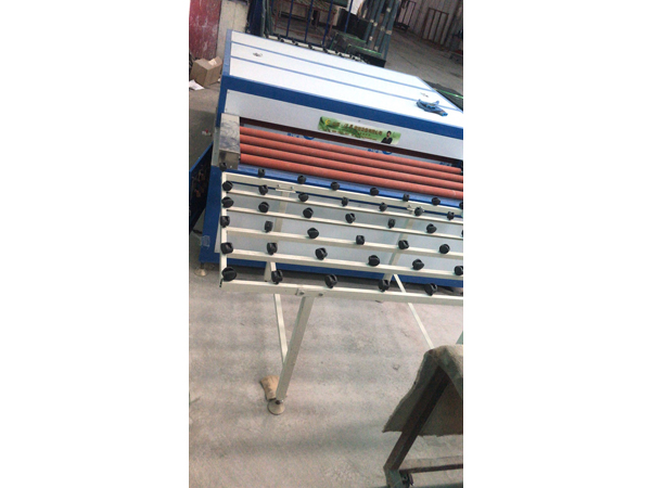 钢化玻璃清洗机