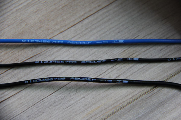 微字符白墨水机喷样