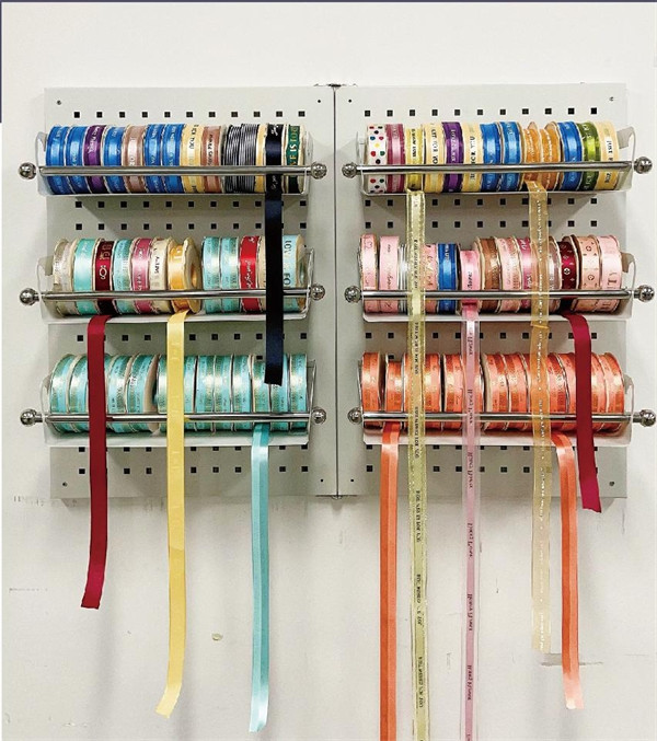 Wall-mounted Ribbon Display Stand
