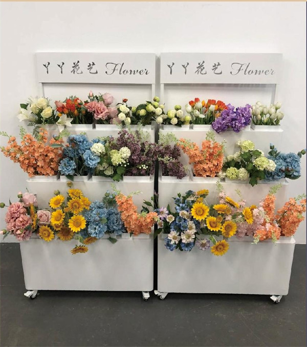 Fresh cut flower table