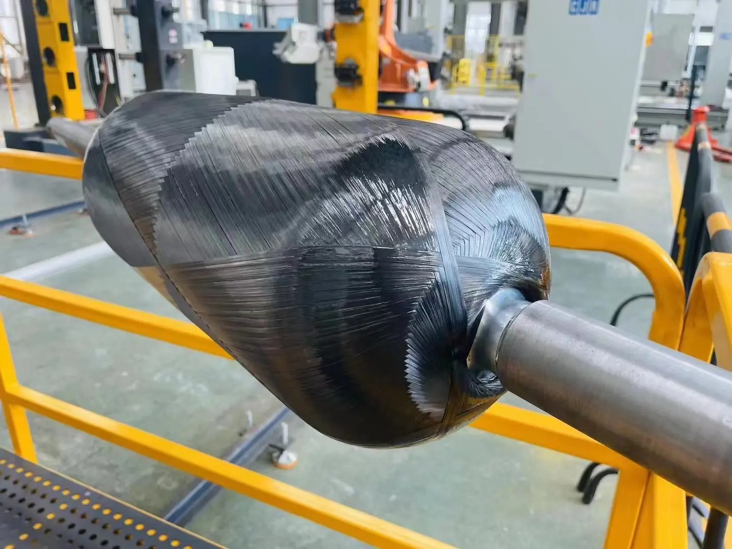 Winding gas cylinder