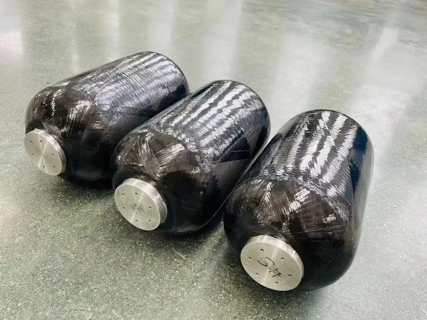 Winding gas cylinder