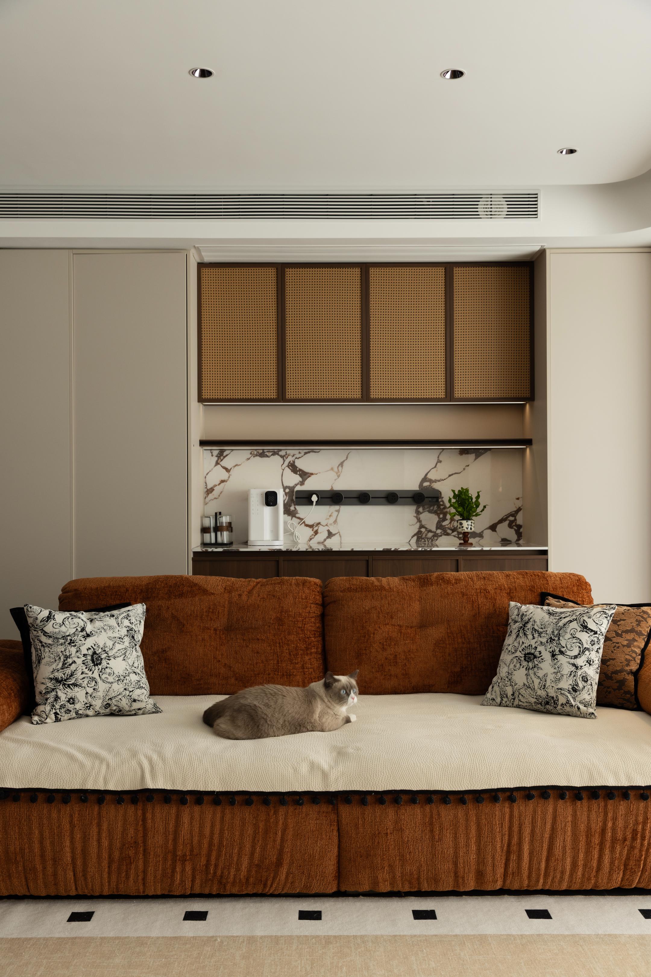 龙湖华盛天曜128平现代中古