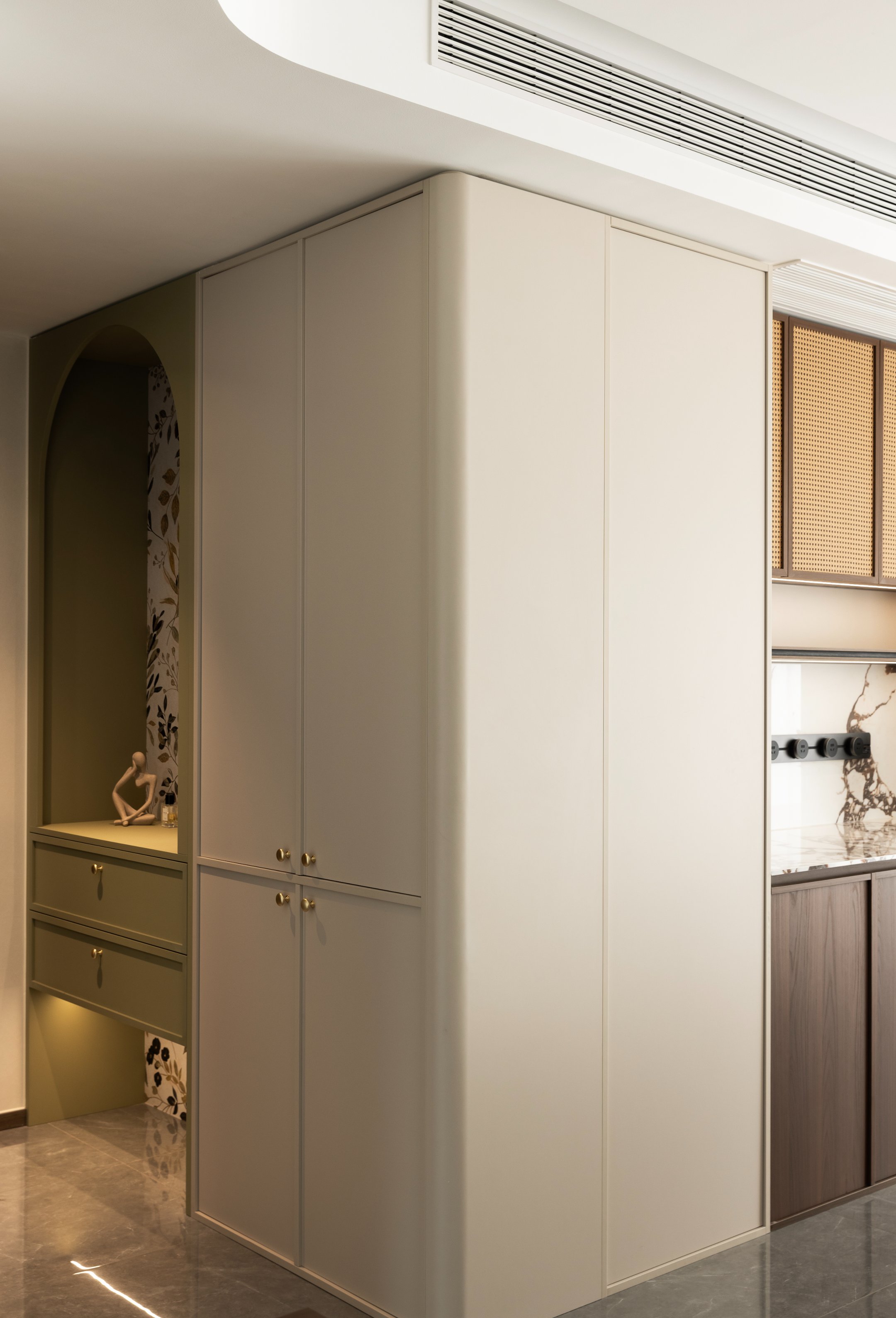 龙湖华盛天曜128平现代中古