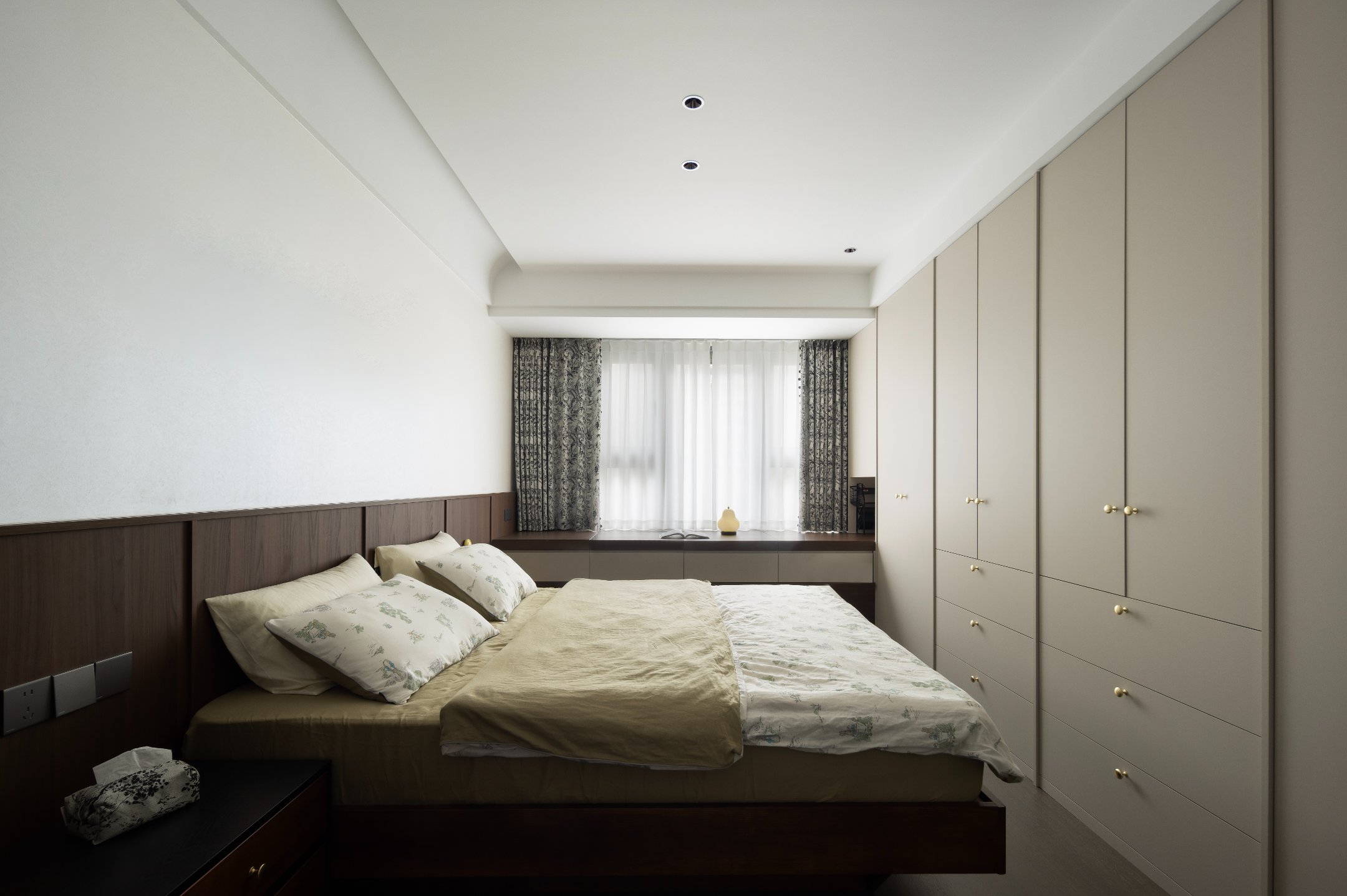 龙湖华盛天曜128平现代中古