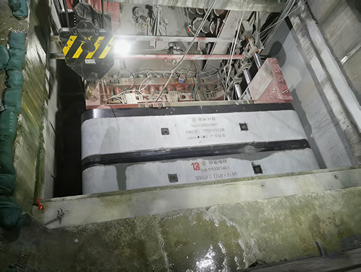 广州市轨道交通12号线新市虚站人行通道