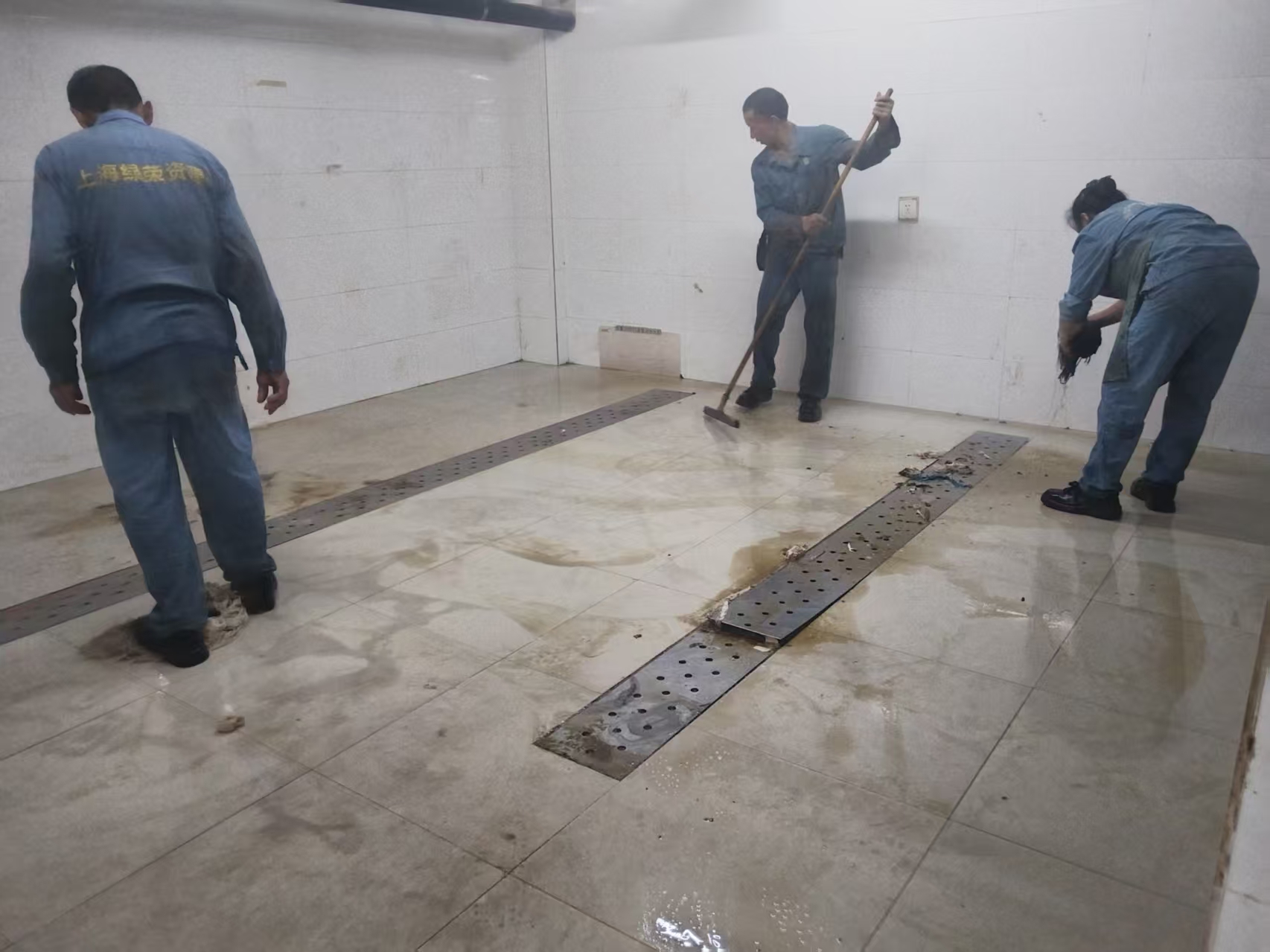 日用品、 垃圾销毁