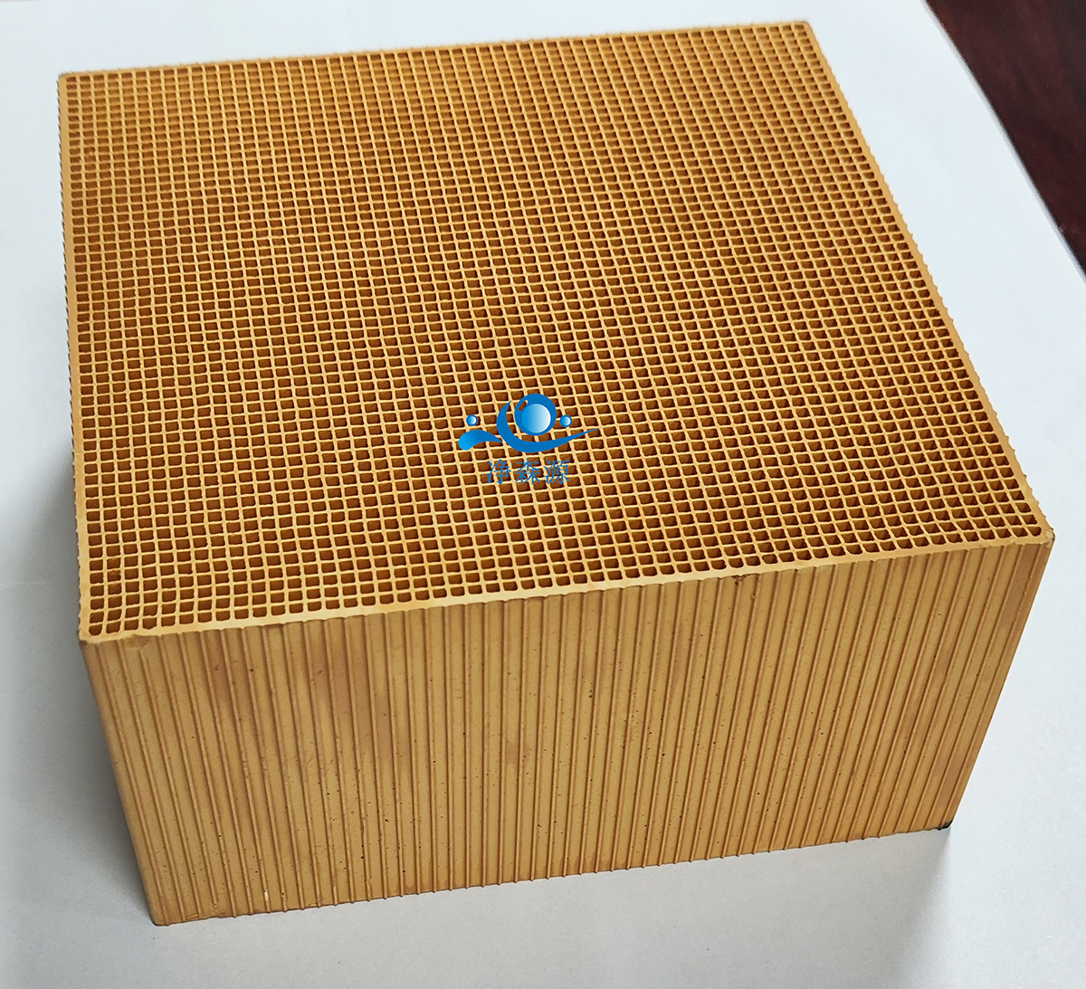 蜂窝陶瓷催化剂