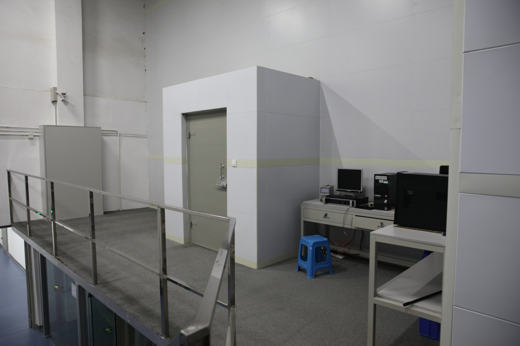 Semi-anechoic chamber