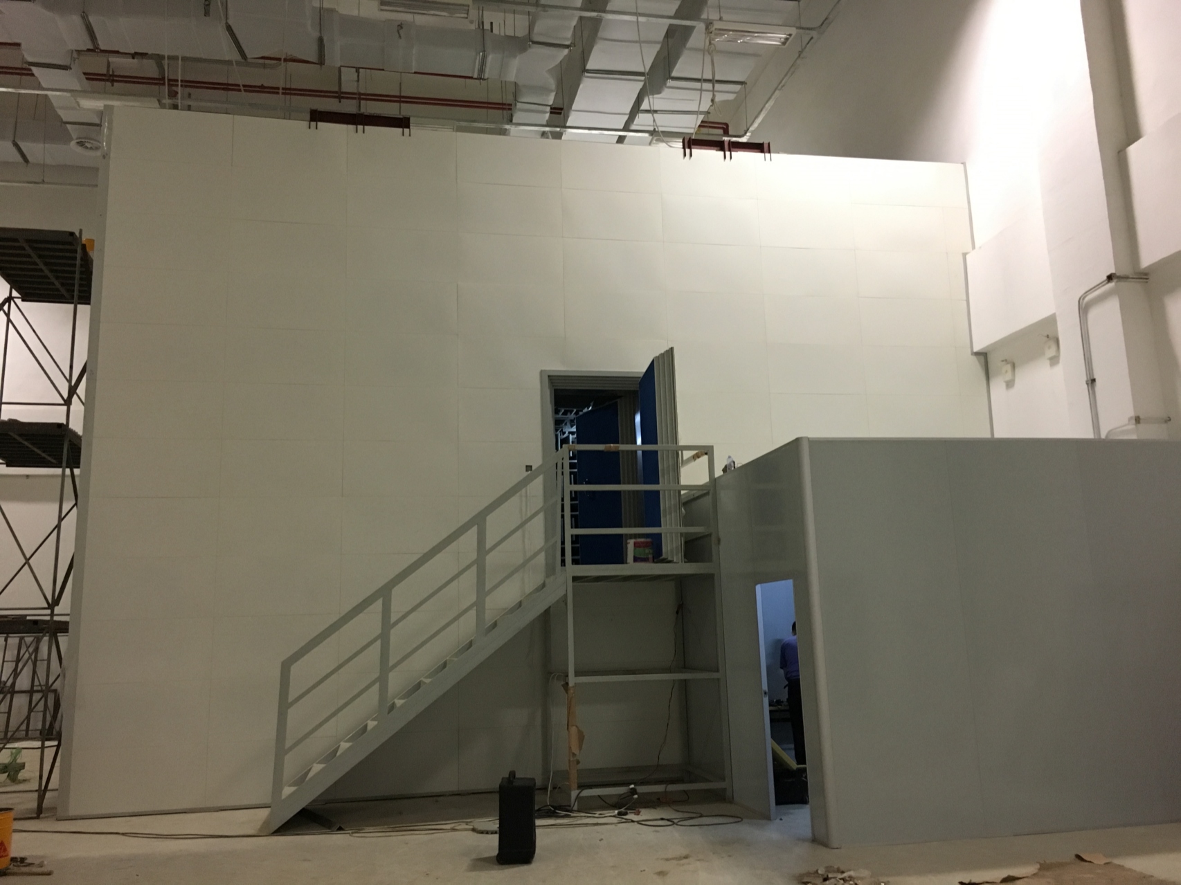 Semi-anechoic chamber