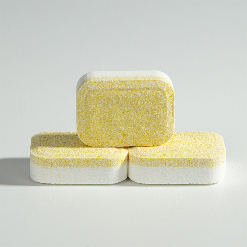 Желтовато-белый