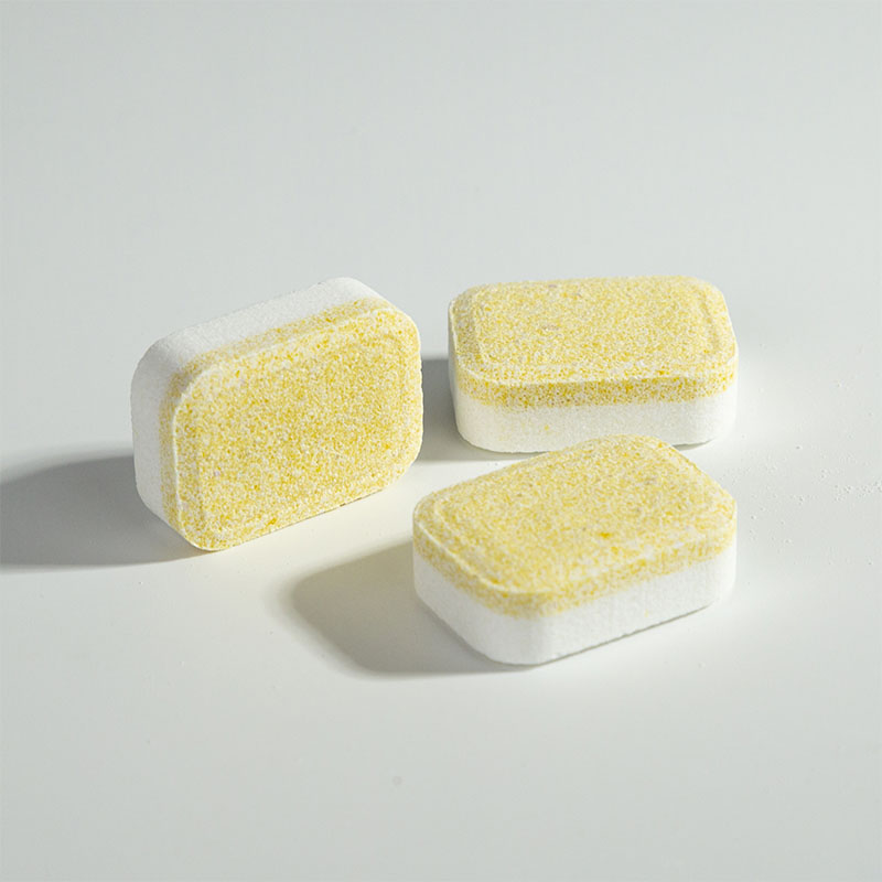 Желтовато-белый