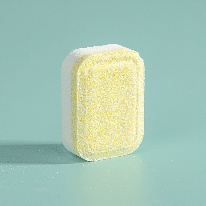 Желтовато-белый