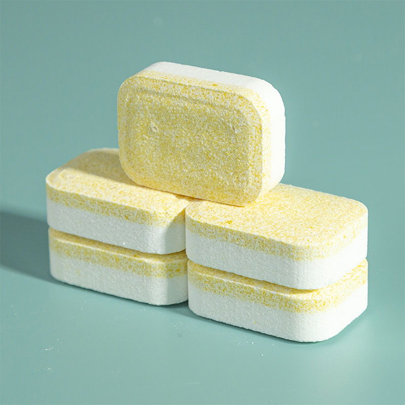 Желтовато-белый