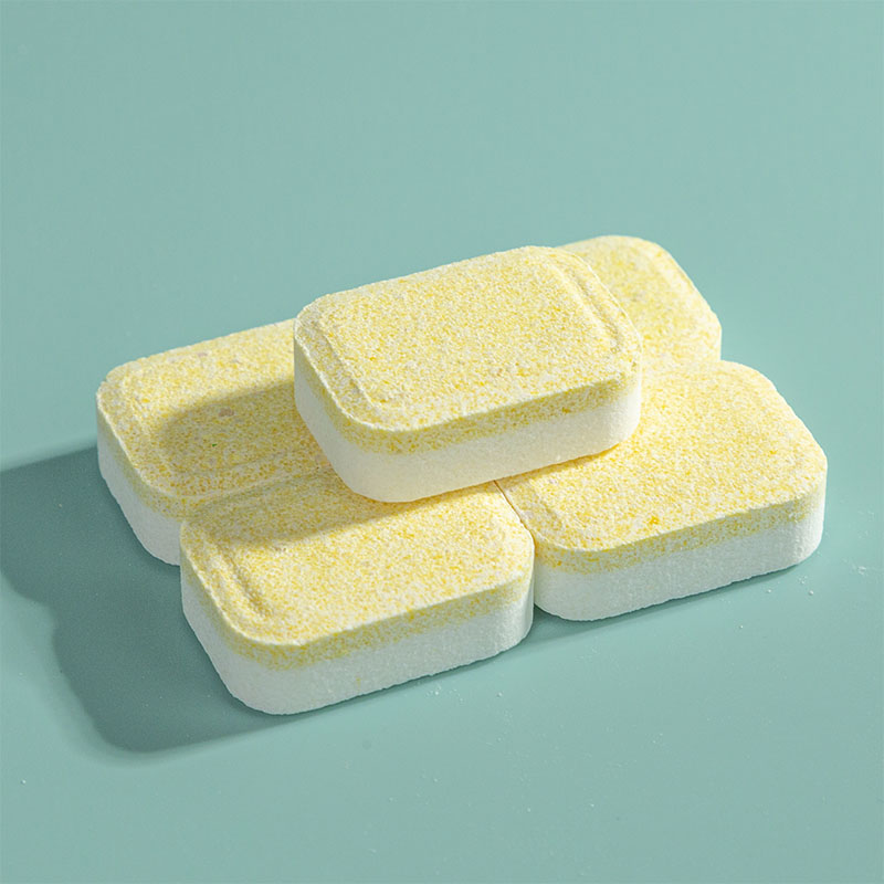 Желтовато-белый