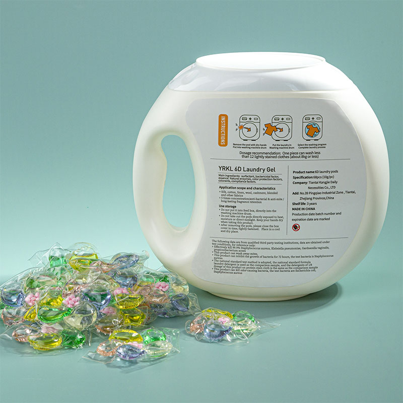 68 крупных бусин