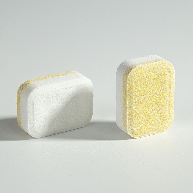 Желтовато-белый